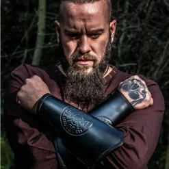 Leonardo Carbone Armbeschermers Vegvisir, Zwart