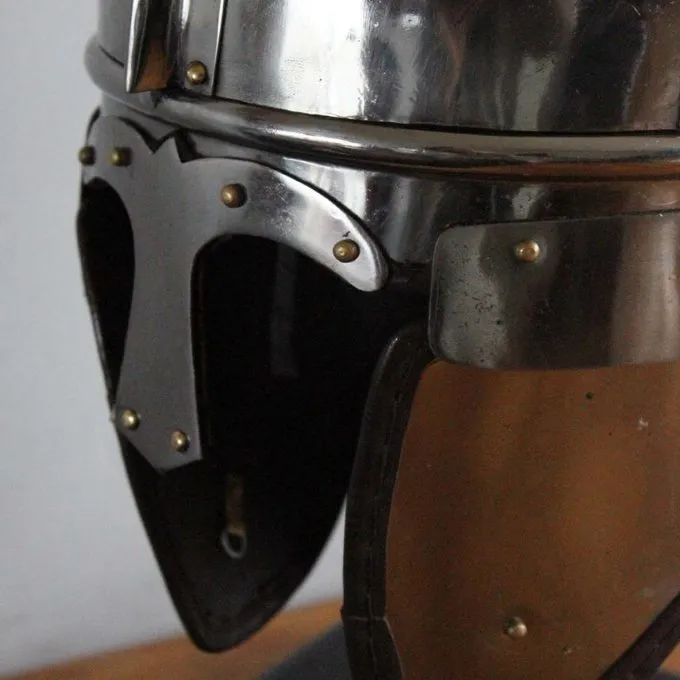 Deepeeka Laat-Romeinse Cavaleriehelm, Concesti - Afbeelding 3